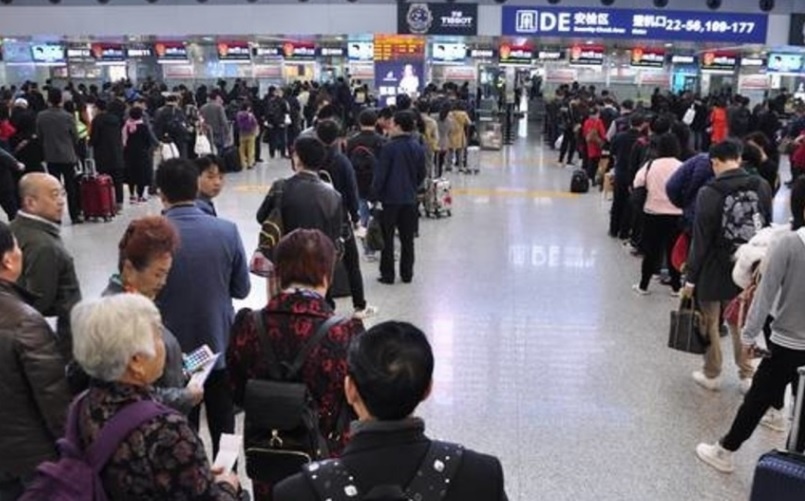 10.000 nguoi mac ket o san bay Trung Quoc vi thoi tiet xau hinh anh