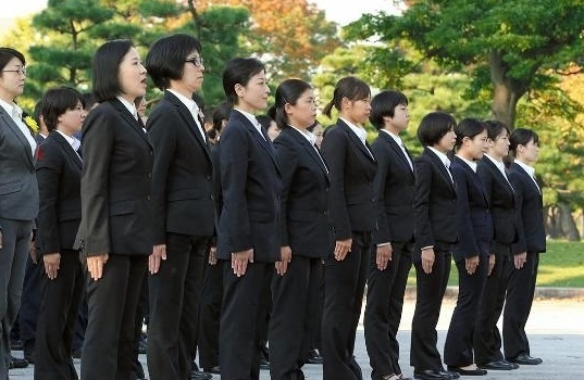 Nu biet doi Nhat Ban bao ve de nhat phu nhan My hinh anh