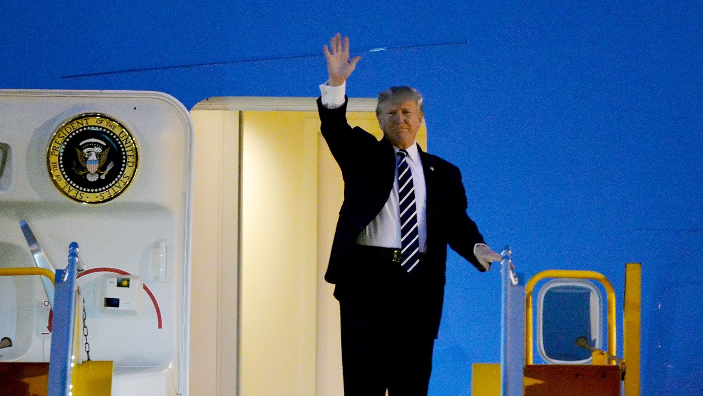 Chuyen co Air Force One dua Tong thong Trump den Ha Noi hinh anh