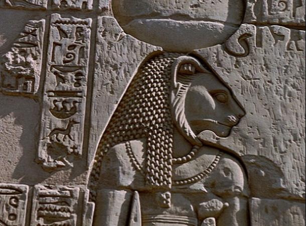 Phat hien hang loat tuong nu than chien tranh o thu do Ai Cap co dai hinh anh