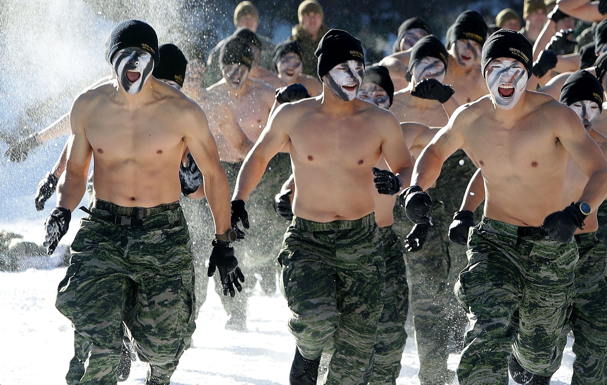 Binh si My, Han coi tran tap tran giua troi lanh am 20 do C hinh anh