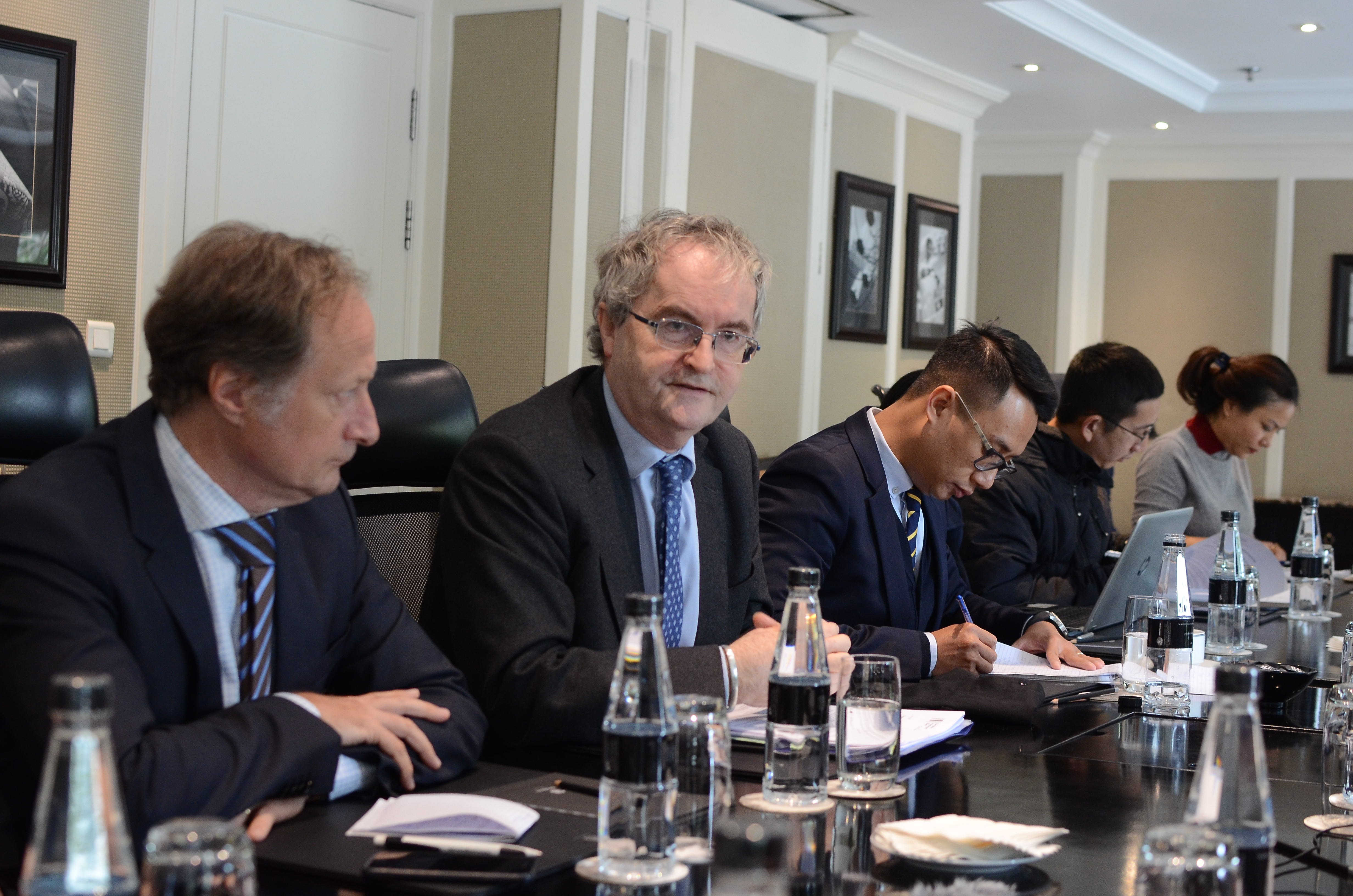 ngan hang dau tu chau Au anh 1