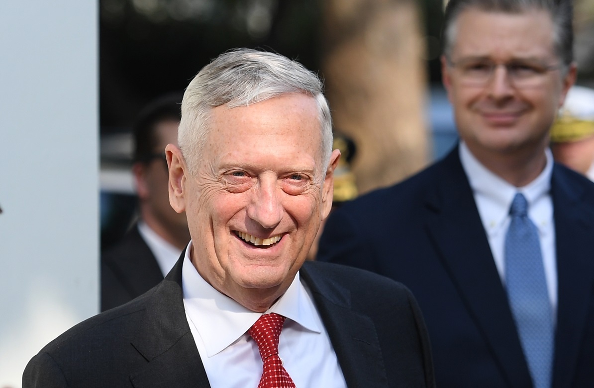 Nhung hinh anh dau tien cua Bo truong Quoc phong My tai Viet Nam hinh anh