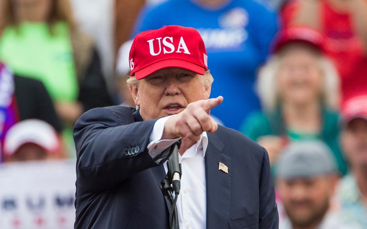 Trump se la 'nguoi ban hang tot nhat' cho nen kinh te My tai Davos hinh anh