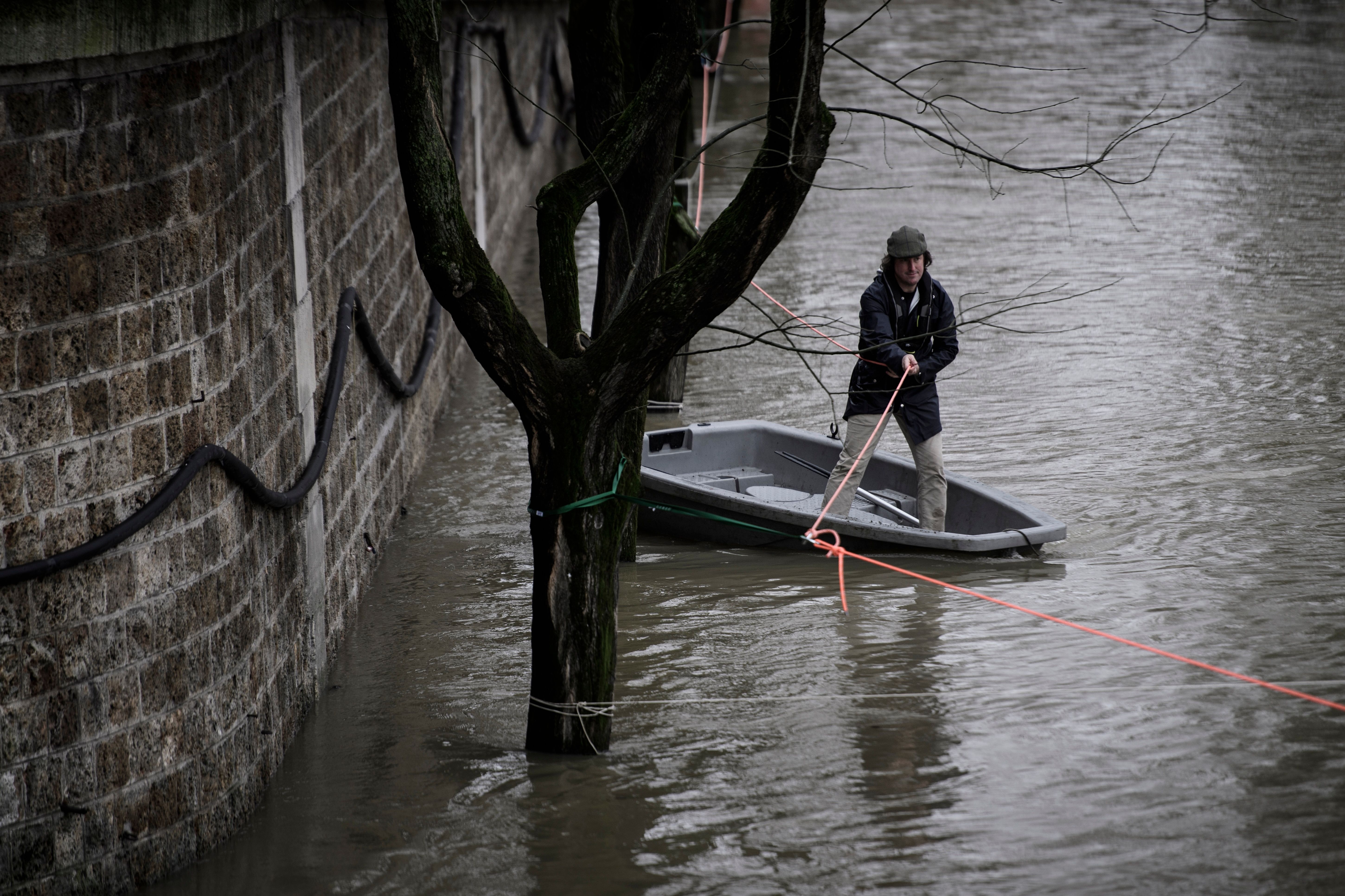 Paris ngap lut anh 2