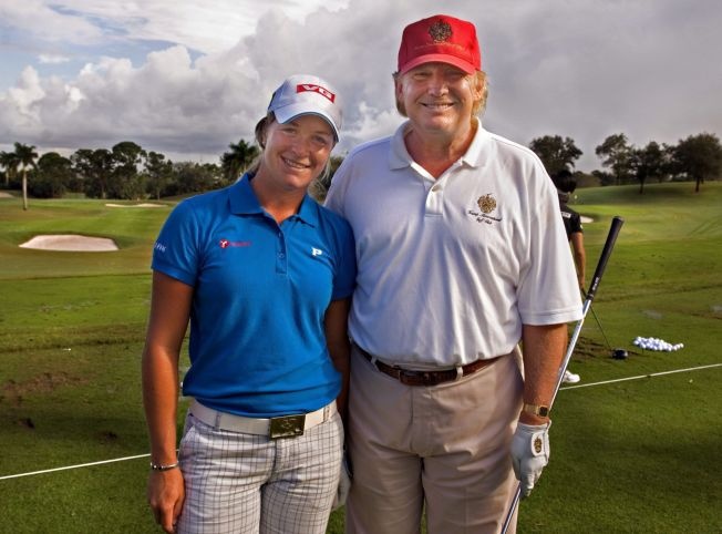 Trump chơi golf ảnh 1 Trump choi golf anh 1