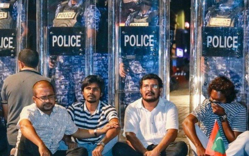 Vi sao nguoi Viet khong nen den Maldives thoi gian nay? hinh anh