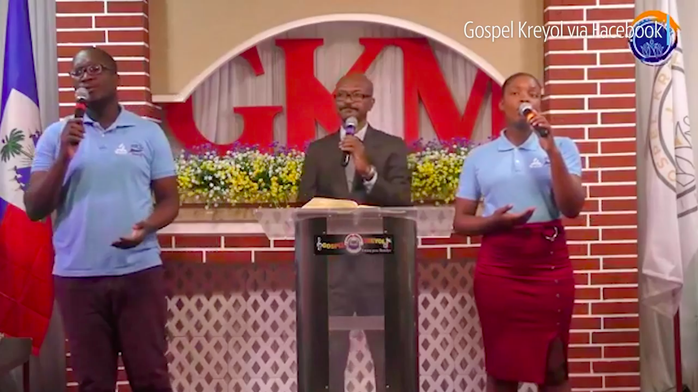 Muc su Haiti bi bat coc giua buoi thanh le duoc livestream hinh anh