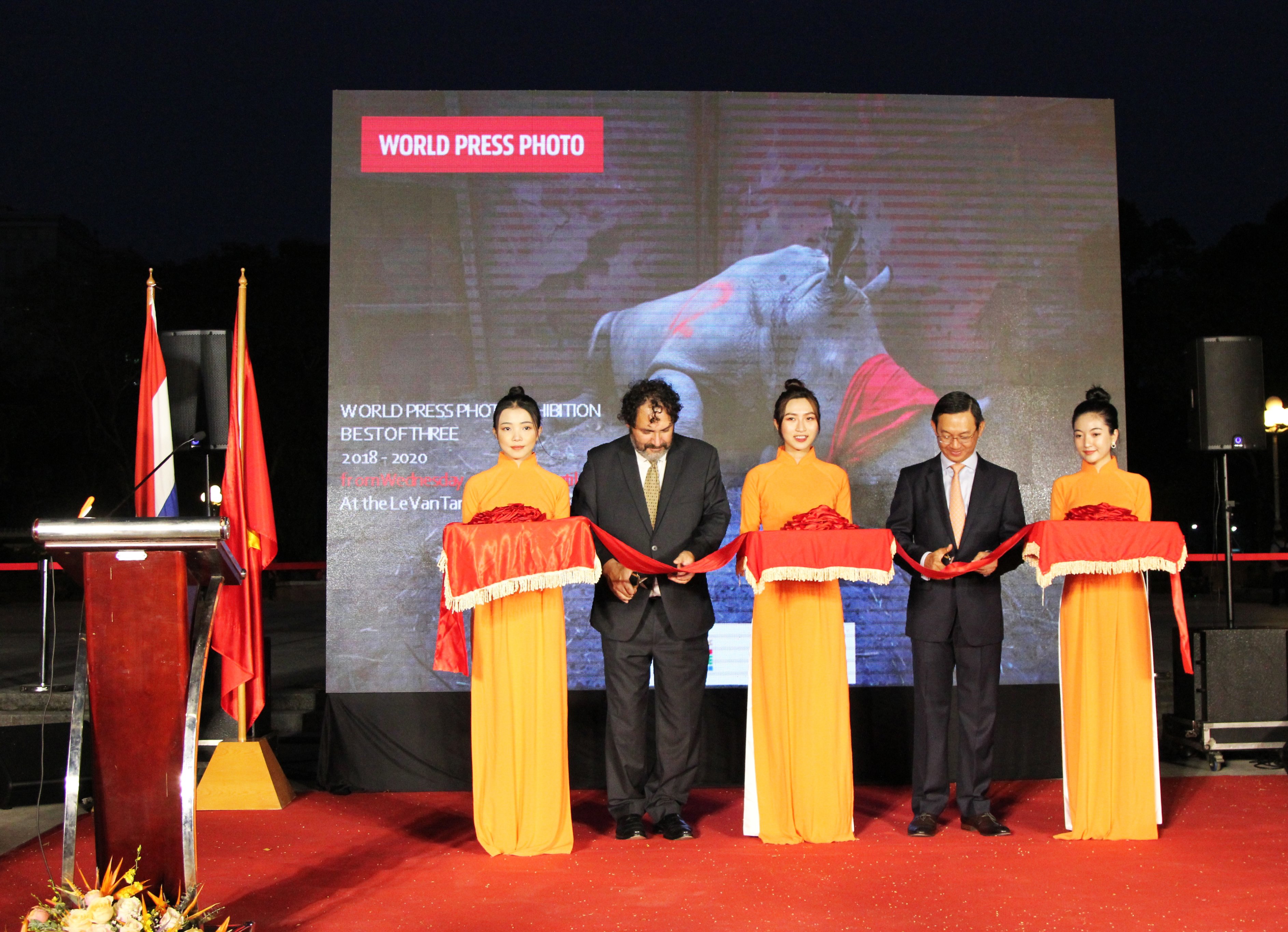 trien lam anh bao chi the gioi anh 1