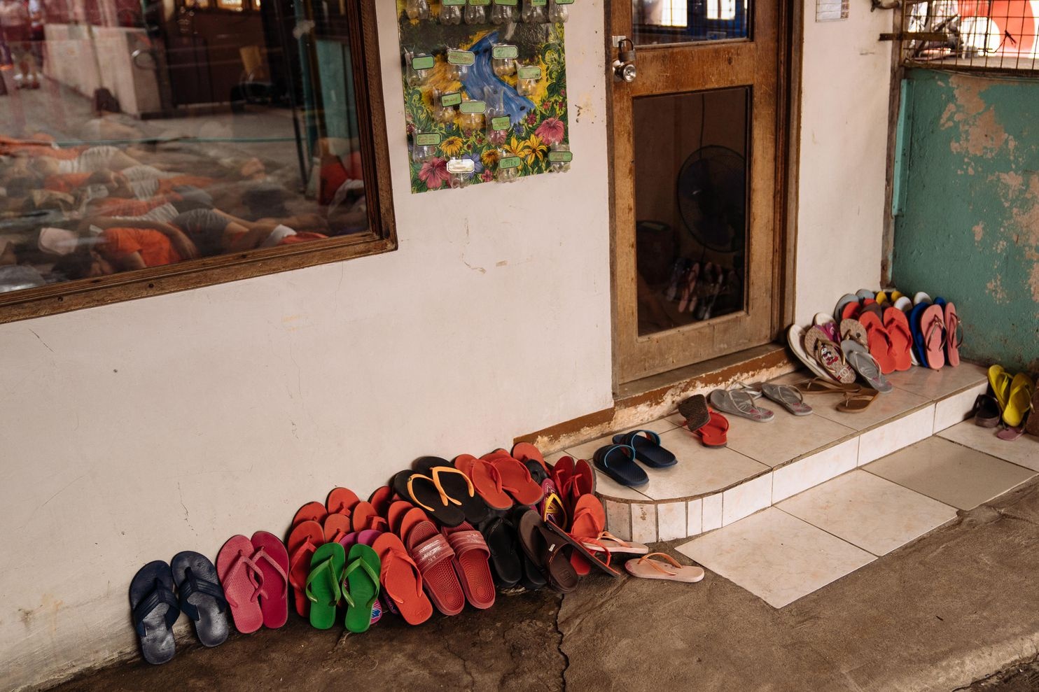 nu toi pham nuoi con trong tu anh 5