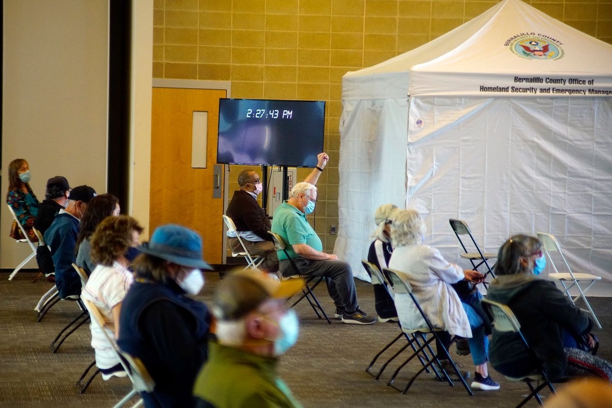 nguoi my ve que de tiem vaccine anh 4