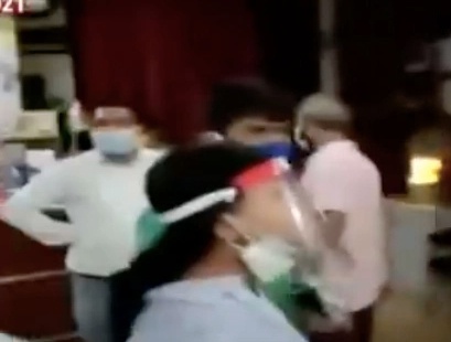 Benh vien het oxy, bac si An Do di tron vi so bi hanh hung hinh anh