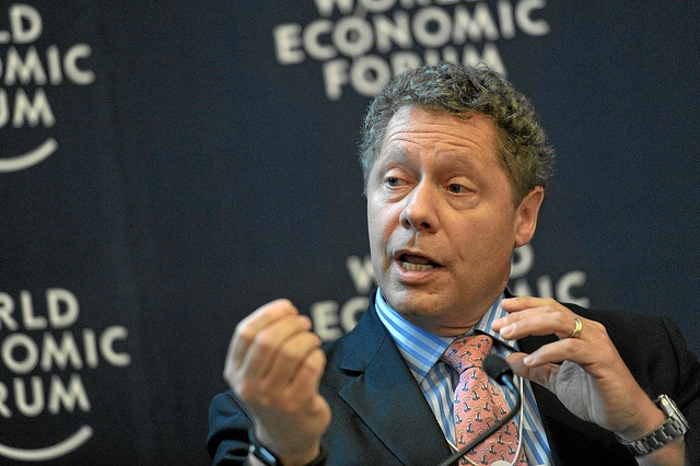 Bien chung Covid-19 lay lan la canh bao cho viec tiem vaccine toan cau hinh anh