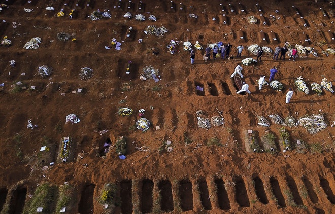 Dai dich Covid-19 chua dung lai anh 3