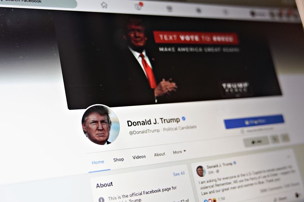 Facebook dinh chi ong Trump anh 2