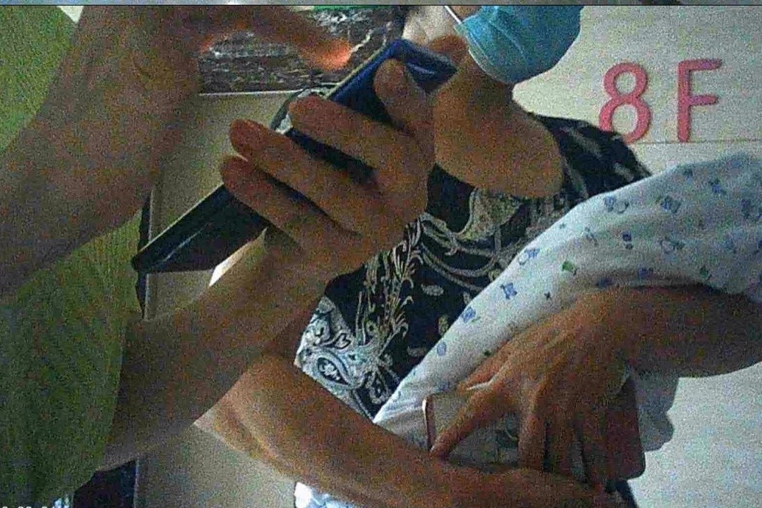 Bat giu ba trum duong day mua ban tre em o Trung Quoc hinh anh