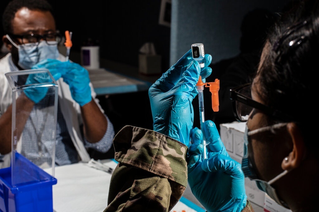 FDA phe duyet hoan toan vaccine Pfizer anh 5