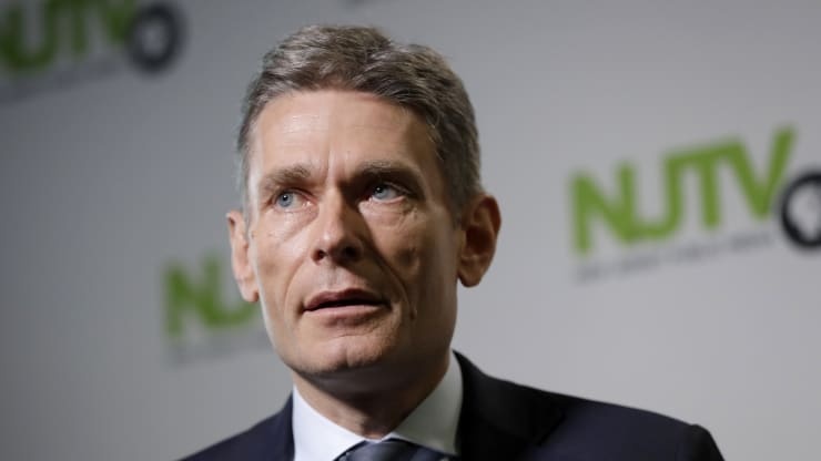 Nghi si keu goi ong Biden keo dai thoi gian rut quan anh 1