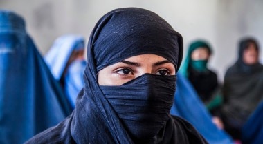 12 phu nu Afghanistan lieu minh quay lai lam viec tai san bay Kabul hinh anh