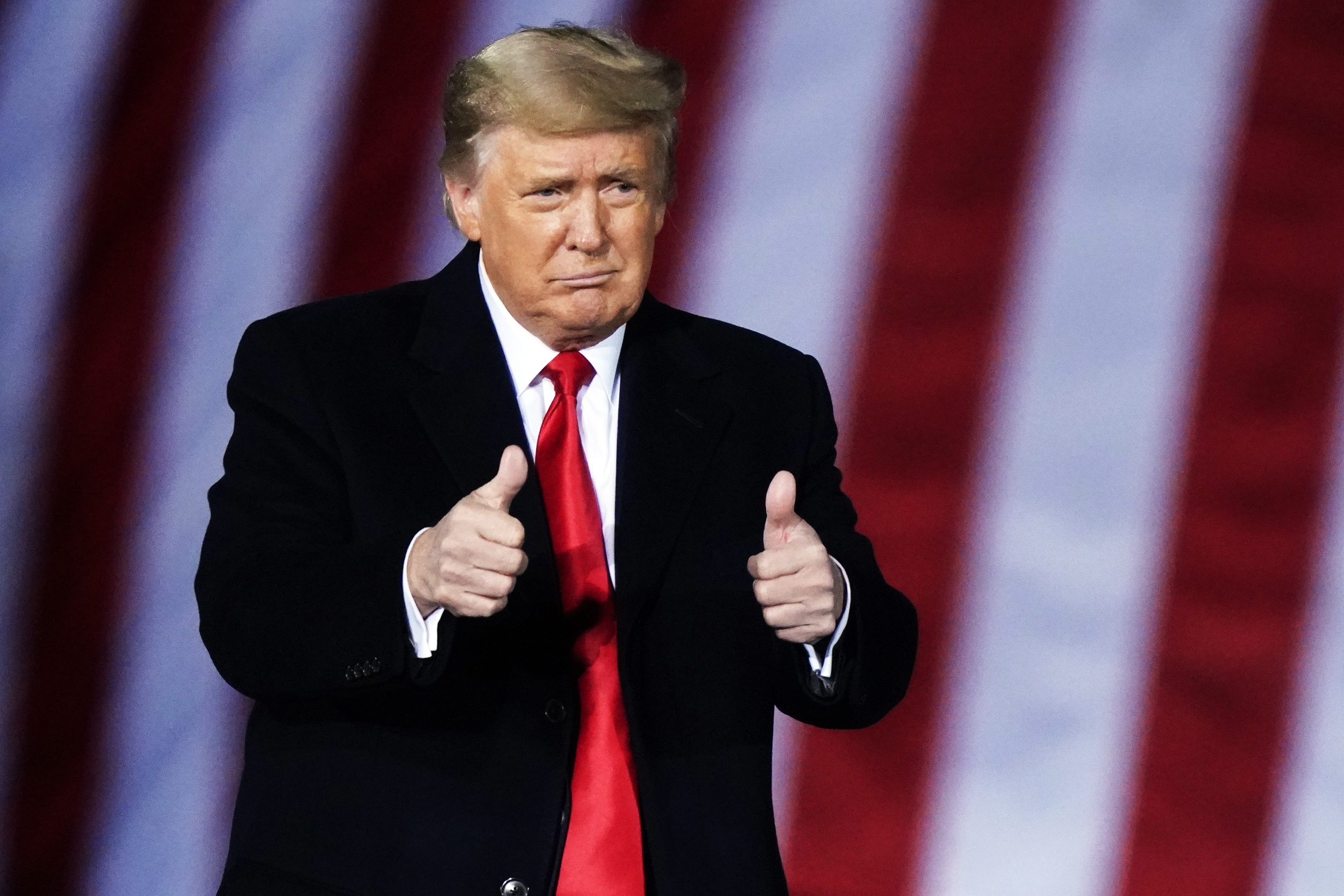 Ong Trump thang loi tam thoi trong no luc giu kin ho so Nha Trang hinh anh