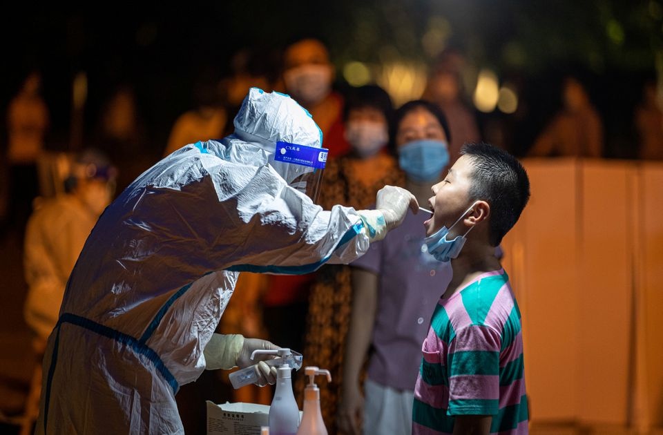 Cai gia cua 'Zero Covid-19' tai Trung Quoc hinh anh