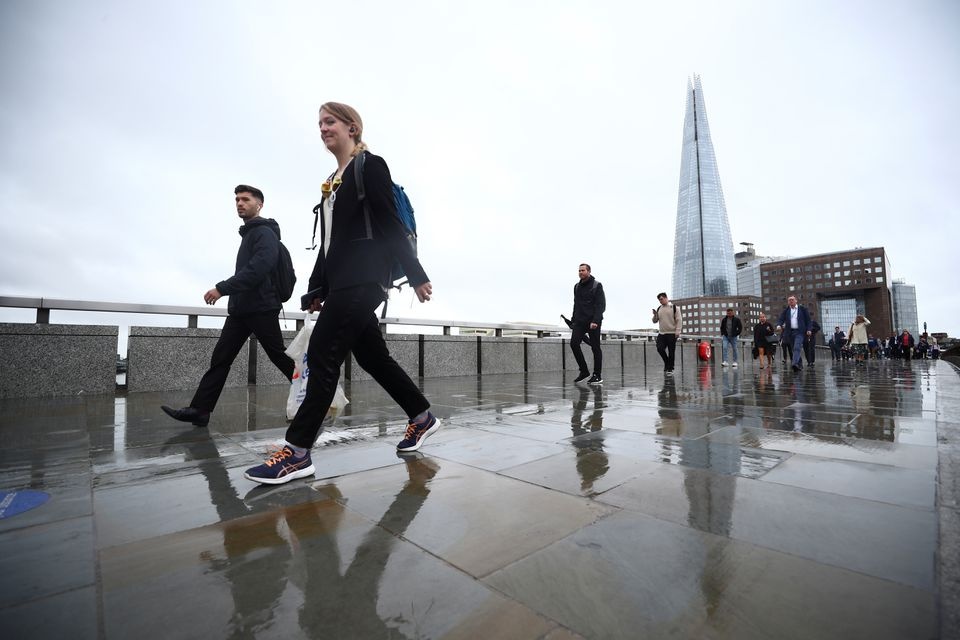 tiem chung tang cuong Covid-19 anh 2