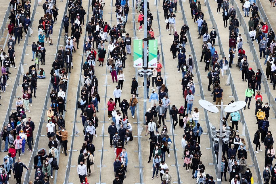 tiem chung tang cuong Covid-19 anh 1