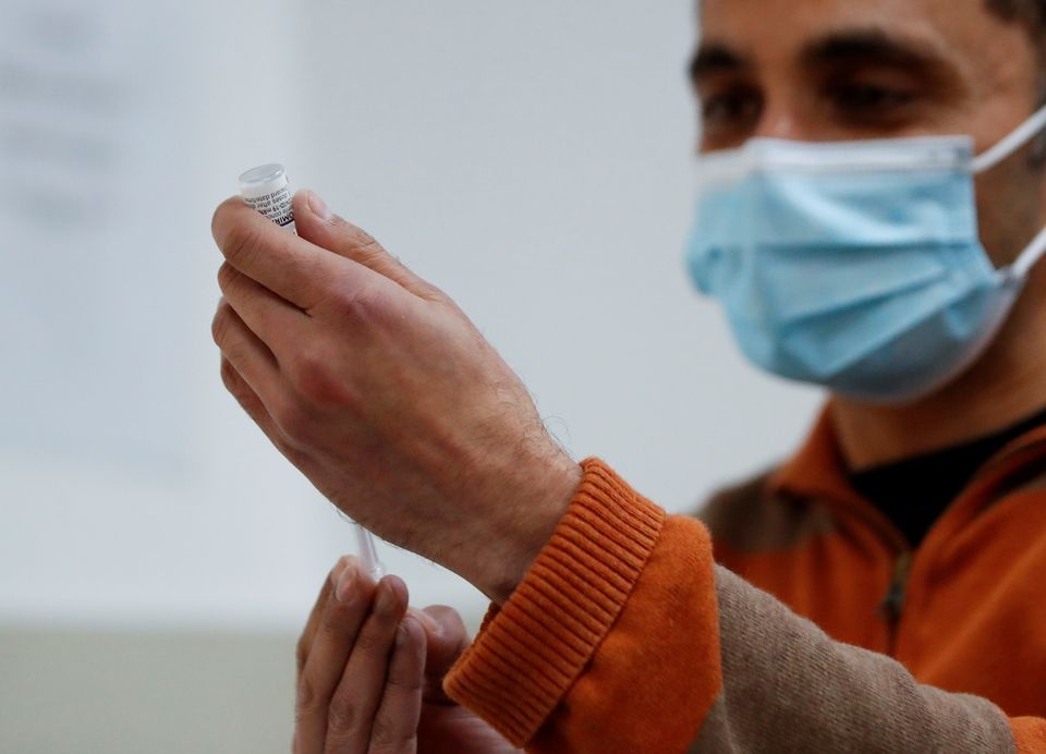 nguy co lay nhiem cua Omicron anh 1