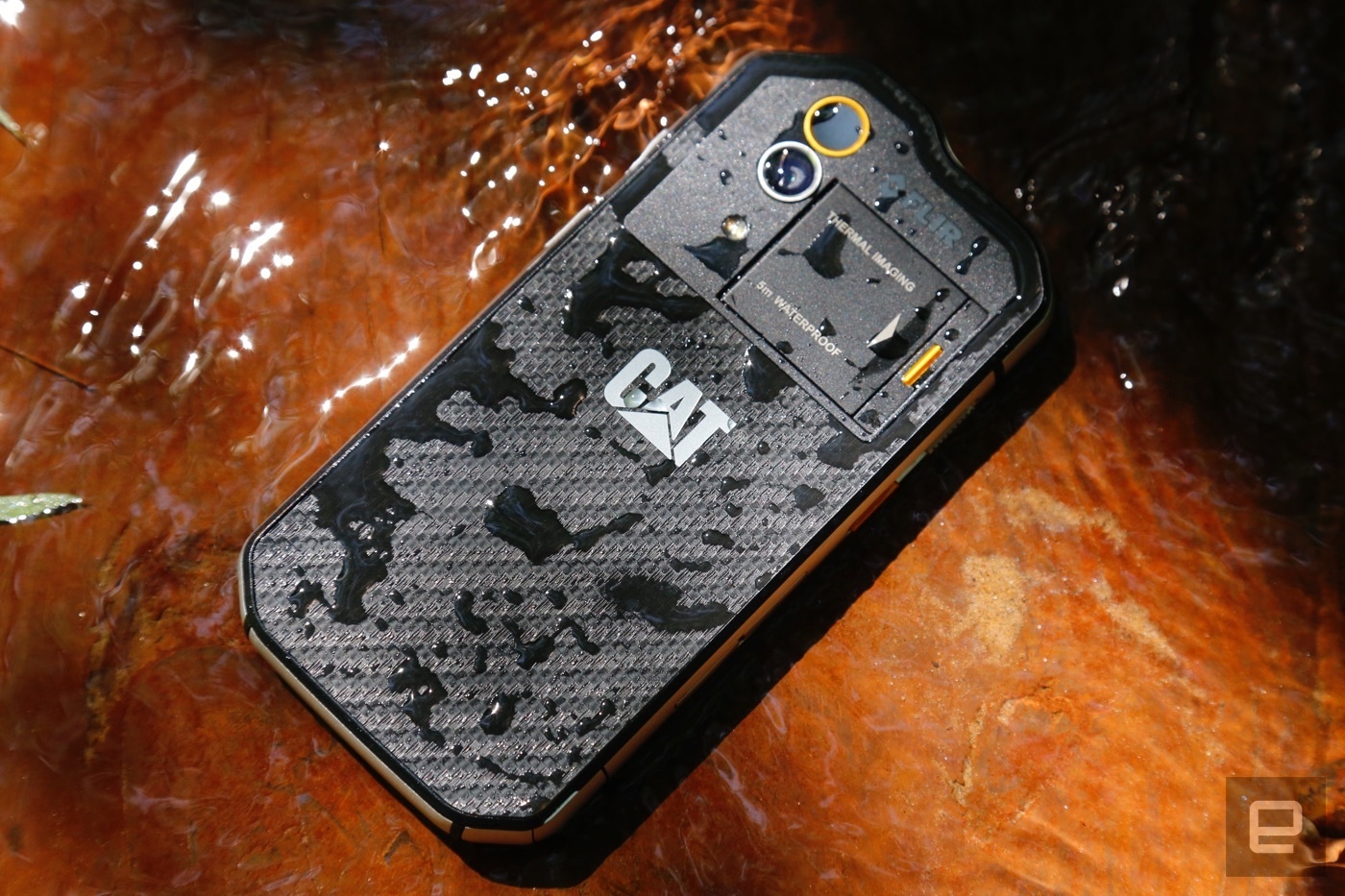 5 smartphone tu thuong hieu 'tay ngang' anh 5