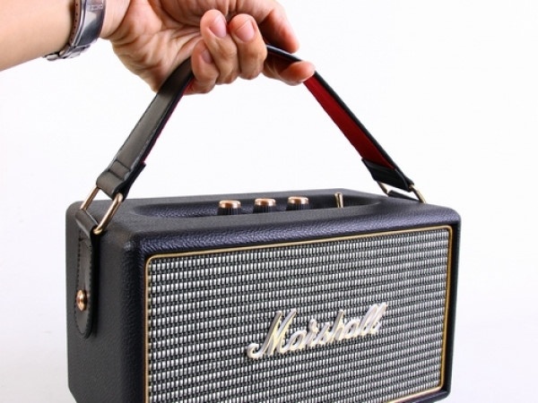 Thiet bi di dong nao bi cam mang len may bay? anh 2