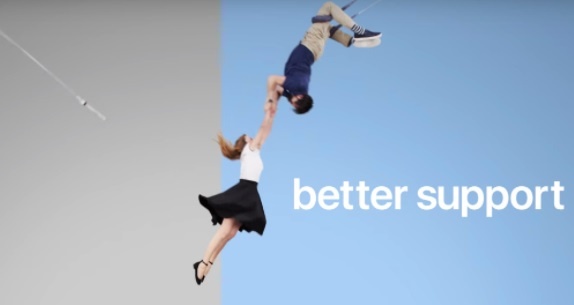 Apple tung video moi mua iPhone trong ngay ra mat Galaxy S9 hinh anh