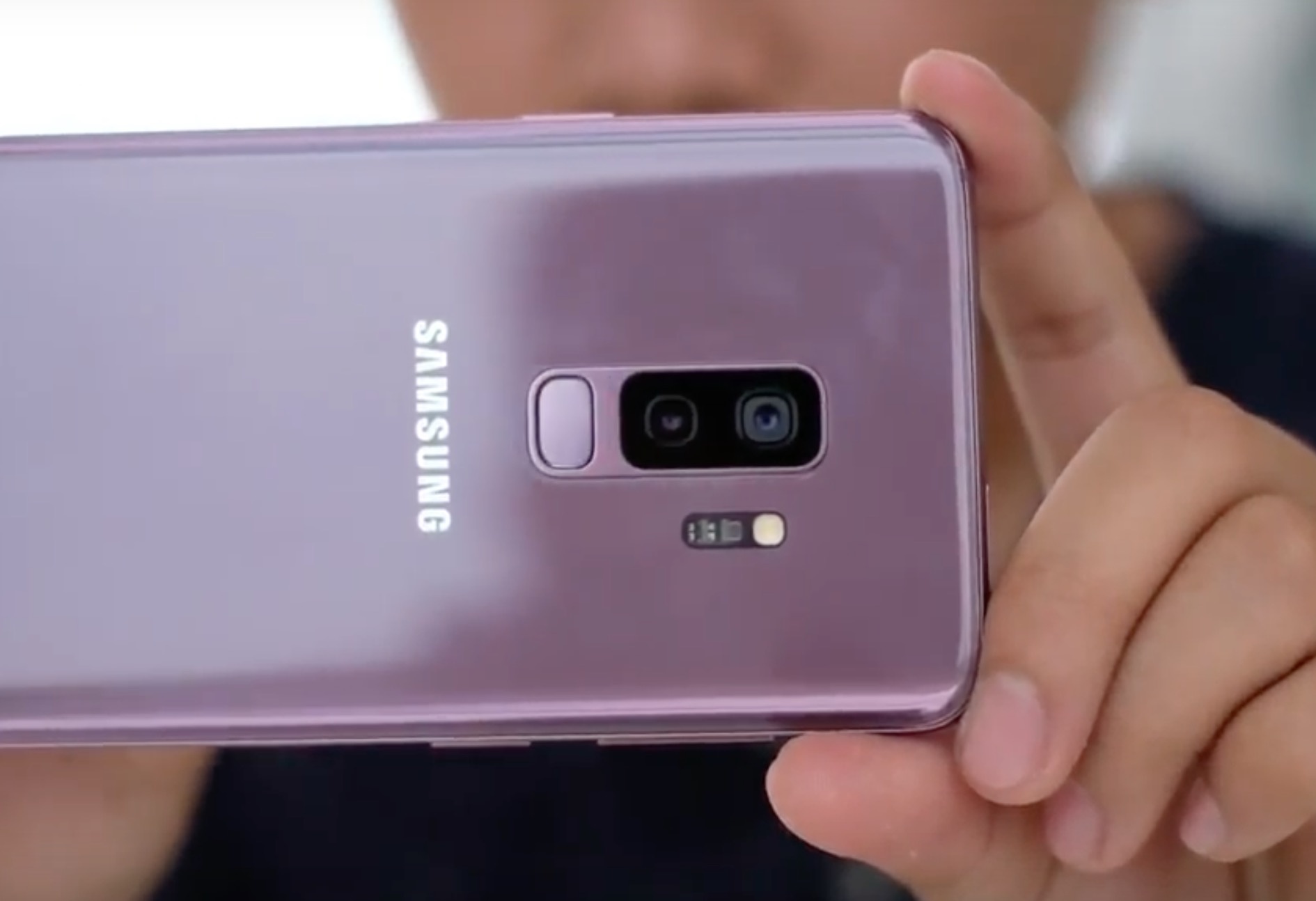 Trai nghiem nhanh Samsung Galaxy S9+ mau tim hinh anh