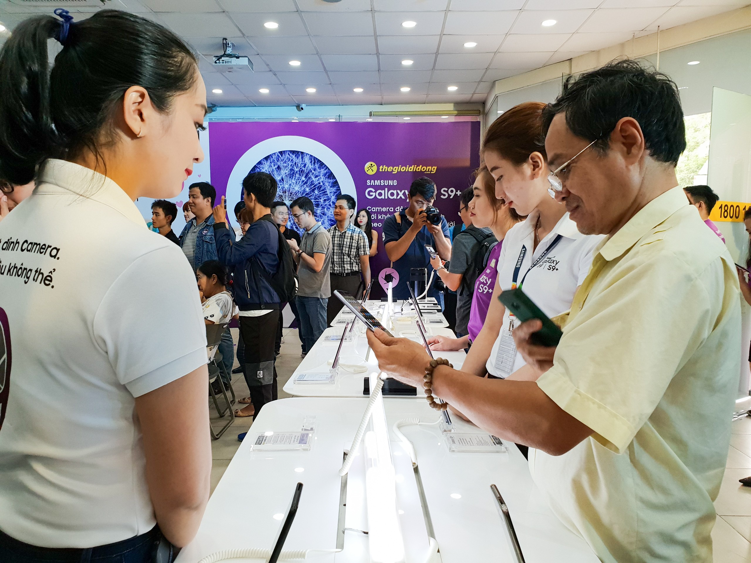 Mo ban galaxy S9 anh 2