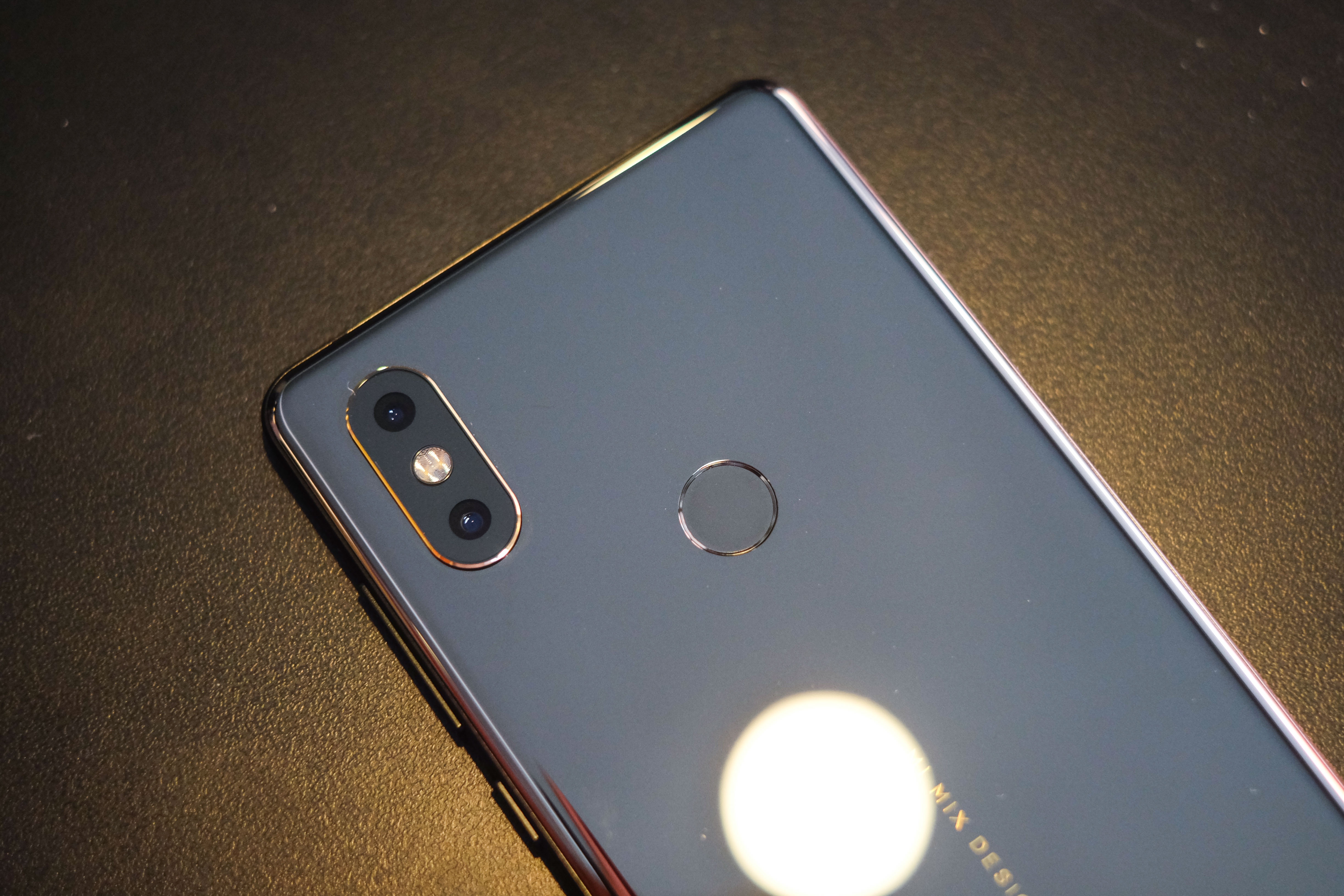 Ra mắt Xiaomi Mi Mix 2S ảnh 7 Ra mat Xiaomi Mi Mix 2S anh 7