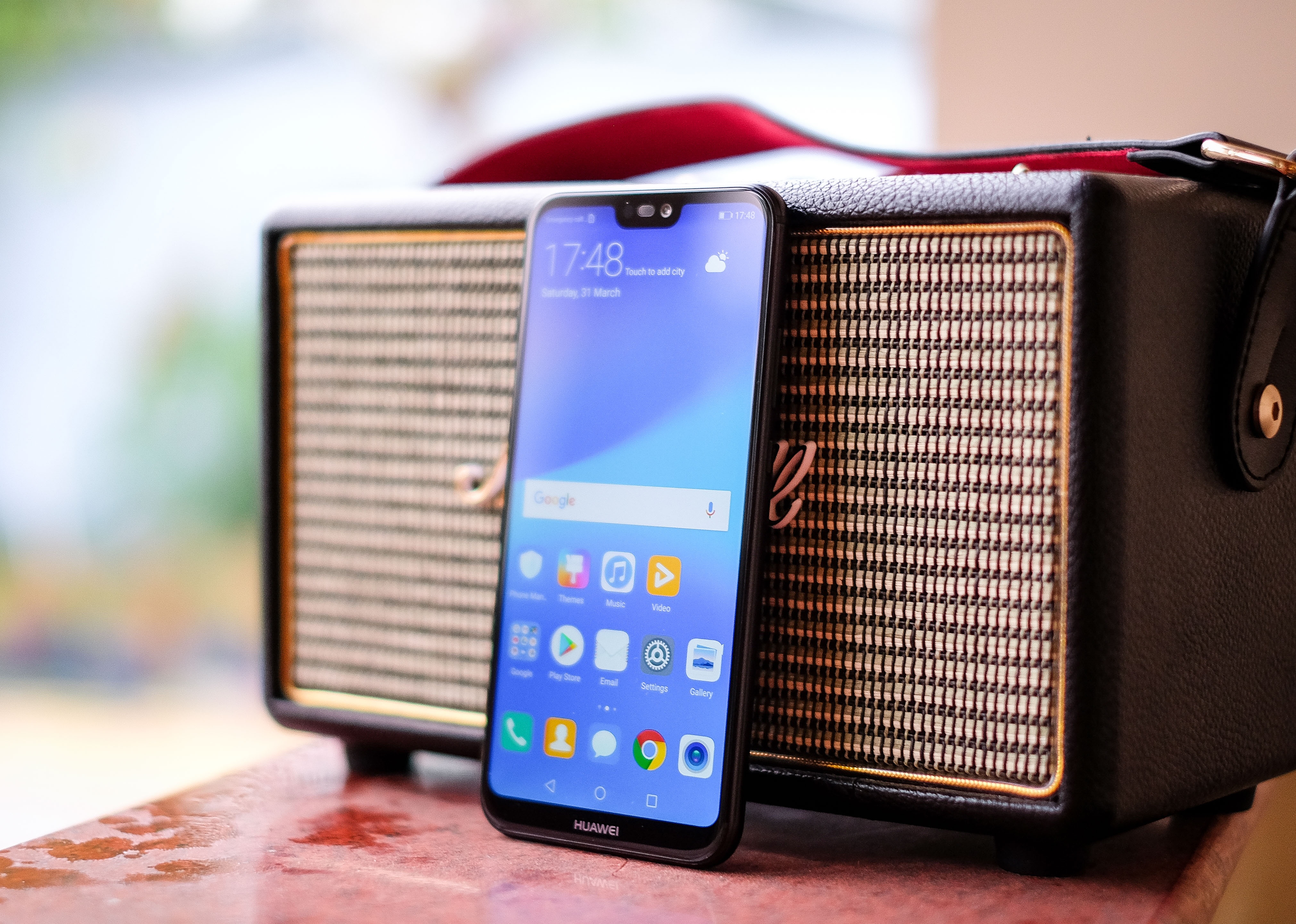 Chi tiet Huawei Nova 3e: Thiet ke tot, co camera kep va 'tai tho' hinh anh