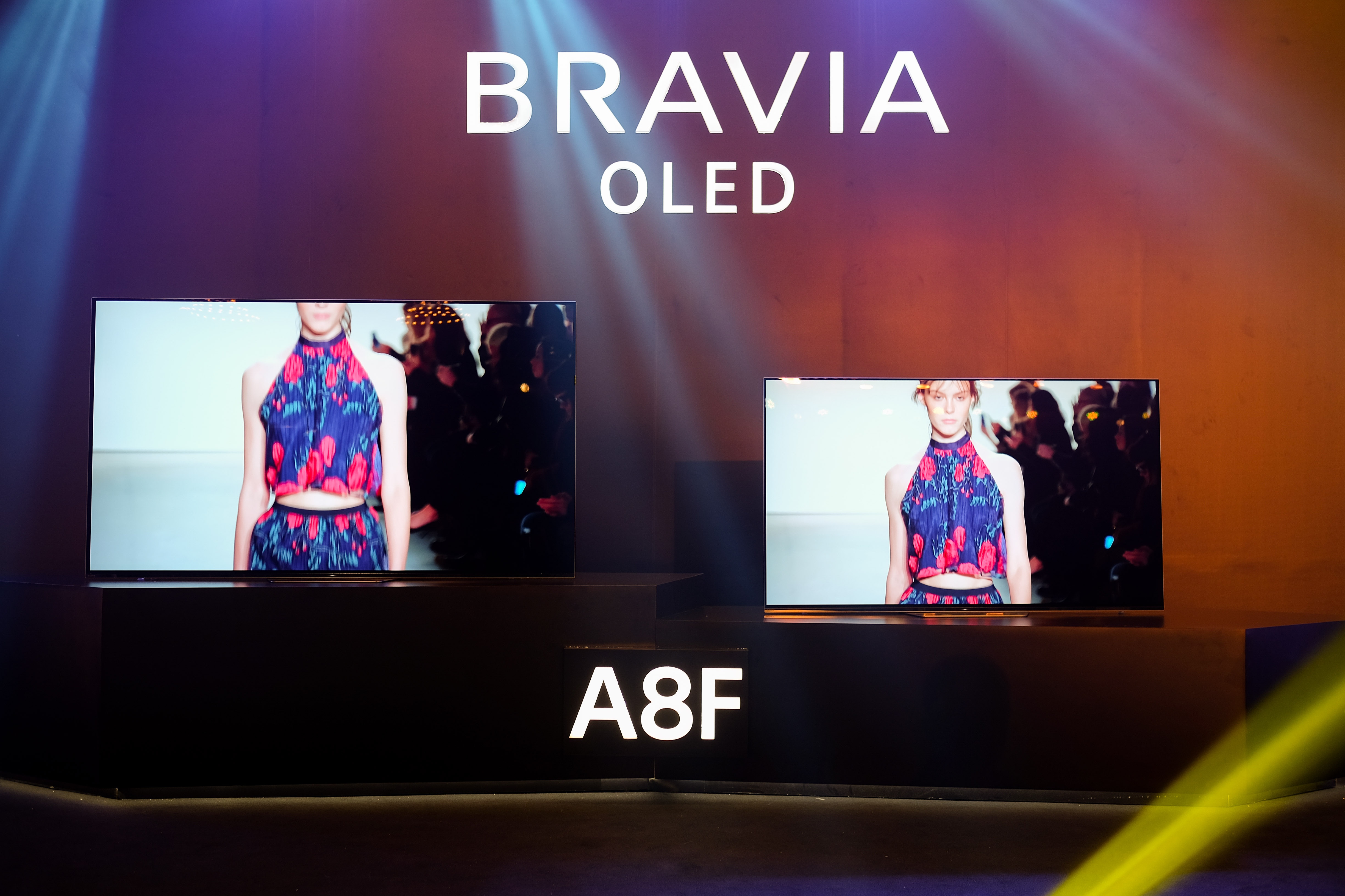 Ra mat TV Sony 4K OLED anh 2