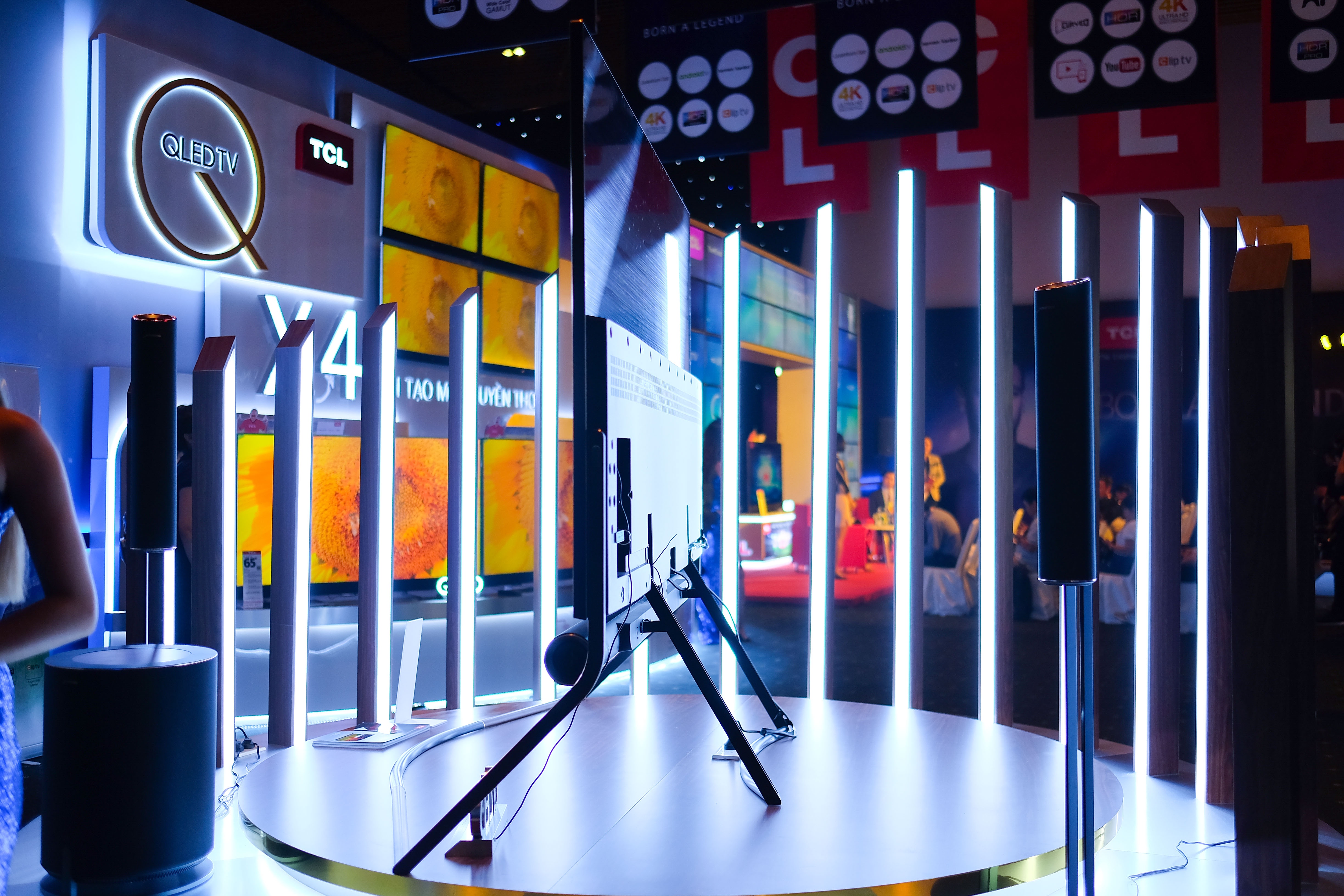 TCL ra mat tv X6 anh 2