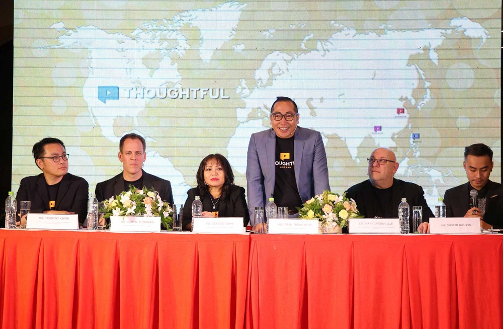 giam doc nguoi Viet cua Thoughful bi sa thai anh 1