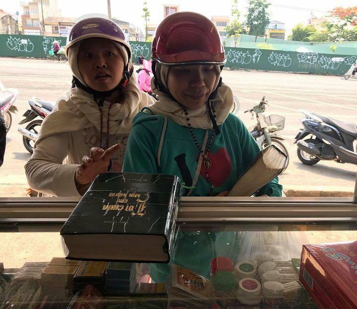 Facebook ro tin 2 nguoi tu Hoi Thanh Duc Chua Troi 'phan than' khap VN hinh anh