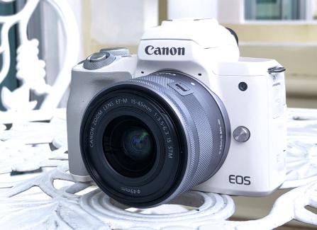 Canon ra mat mirrorless quay phim 4K, chip Digic 8, gia 20 trieu hinh anh