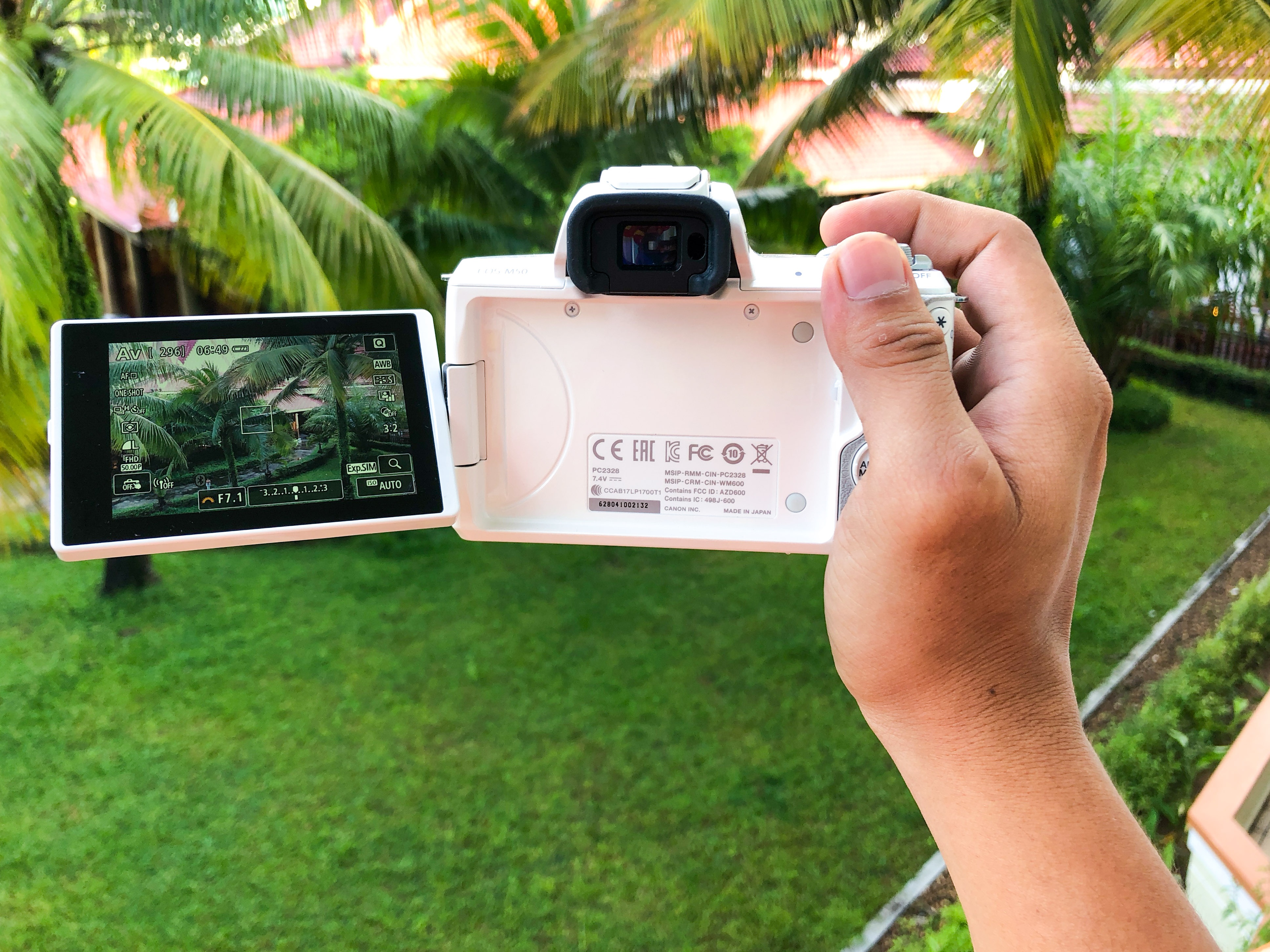 Canon ra mat EOS M50 anh 3