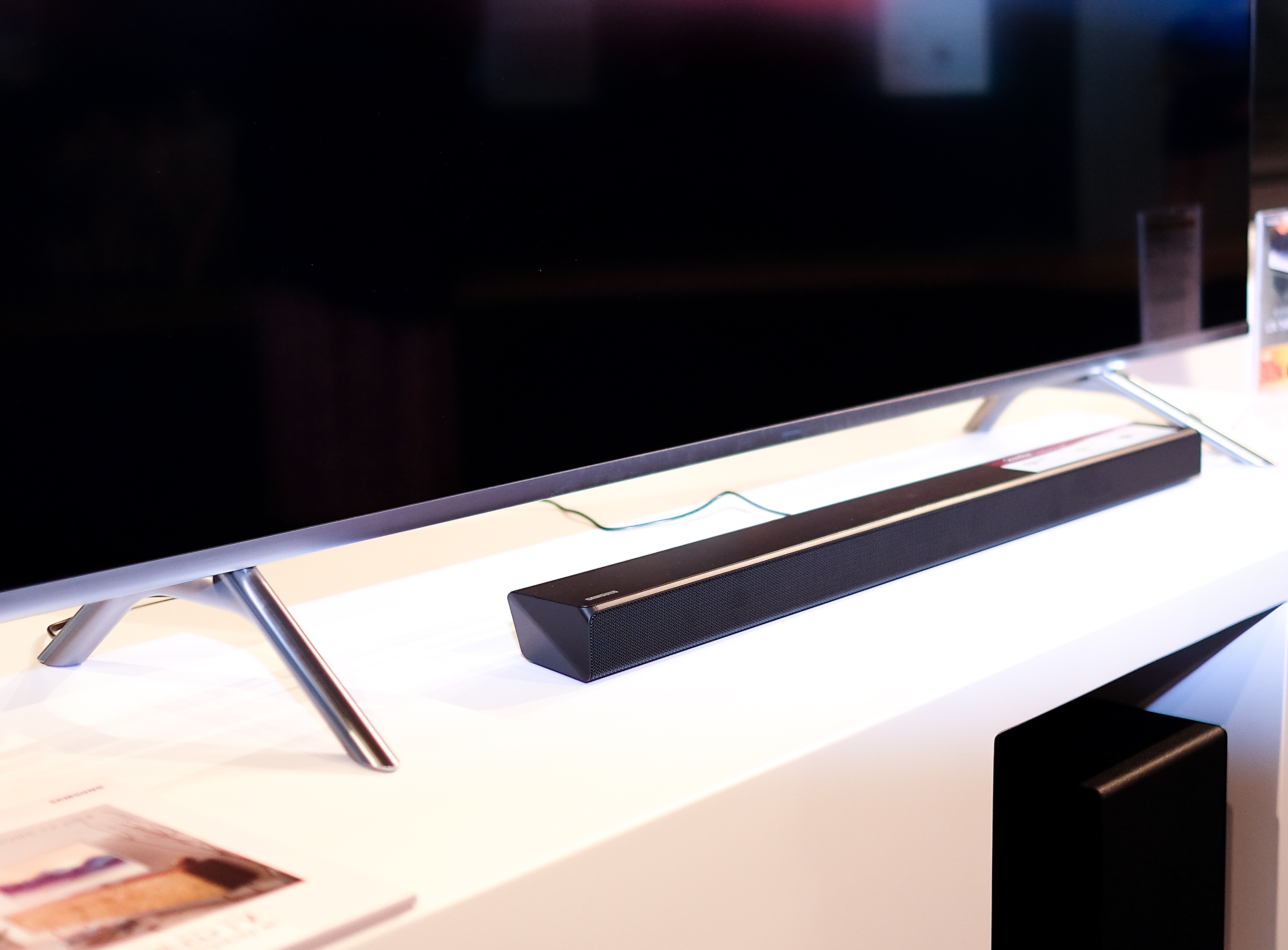 TV QLED Samsung 2018 ra mat anh 7