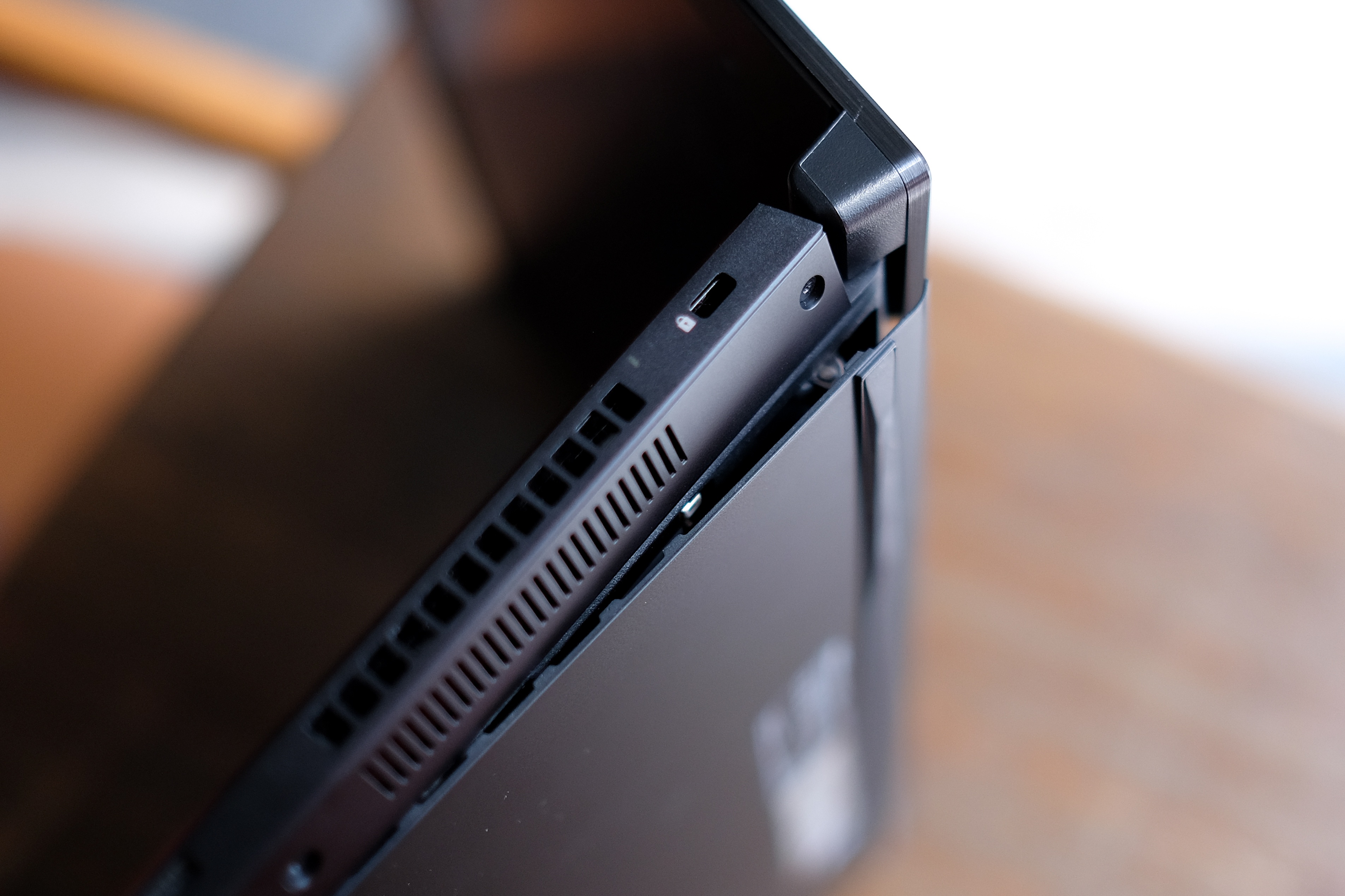 Asus ROG Zephyrus 2018 anh 8