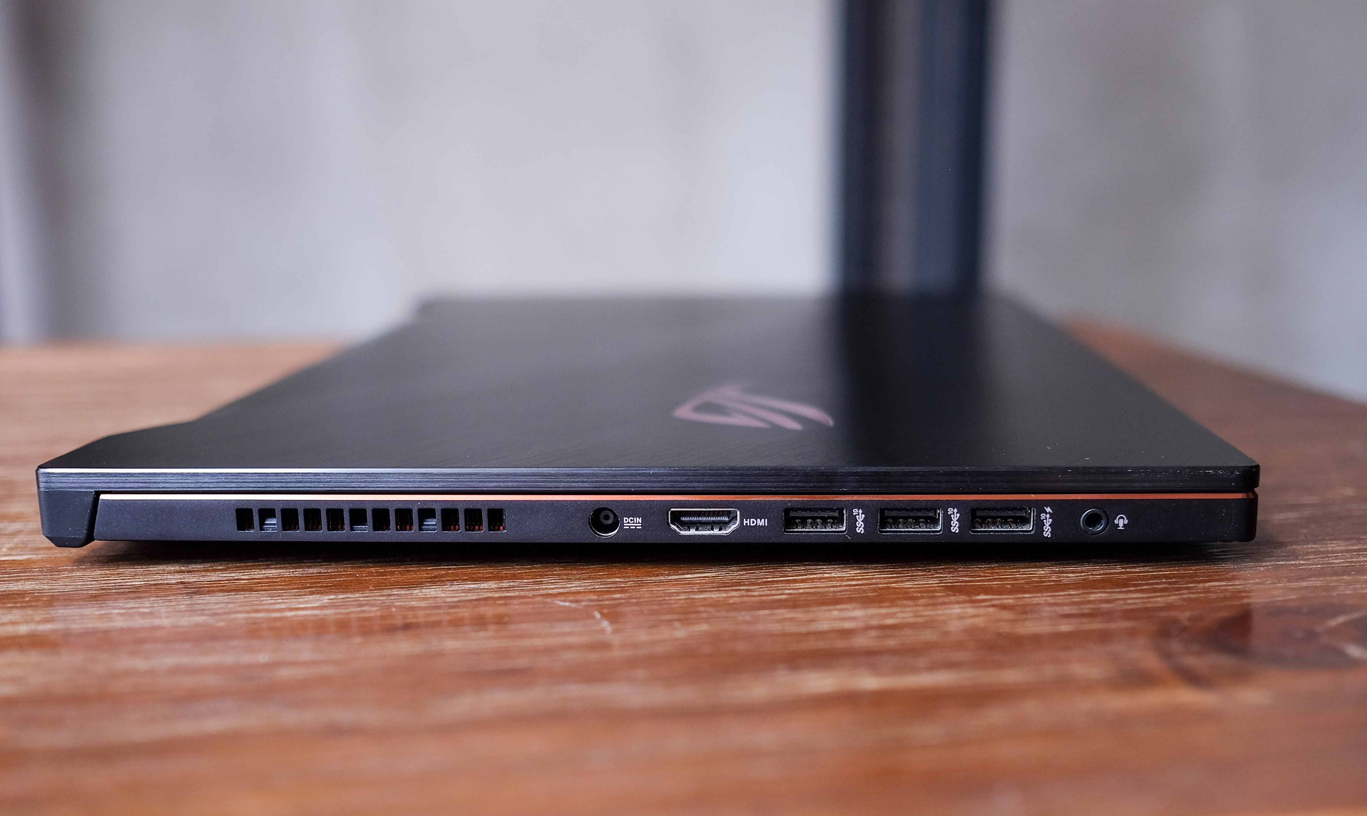 Asus ROG Zephyrus 2018 anh 15