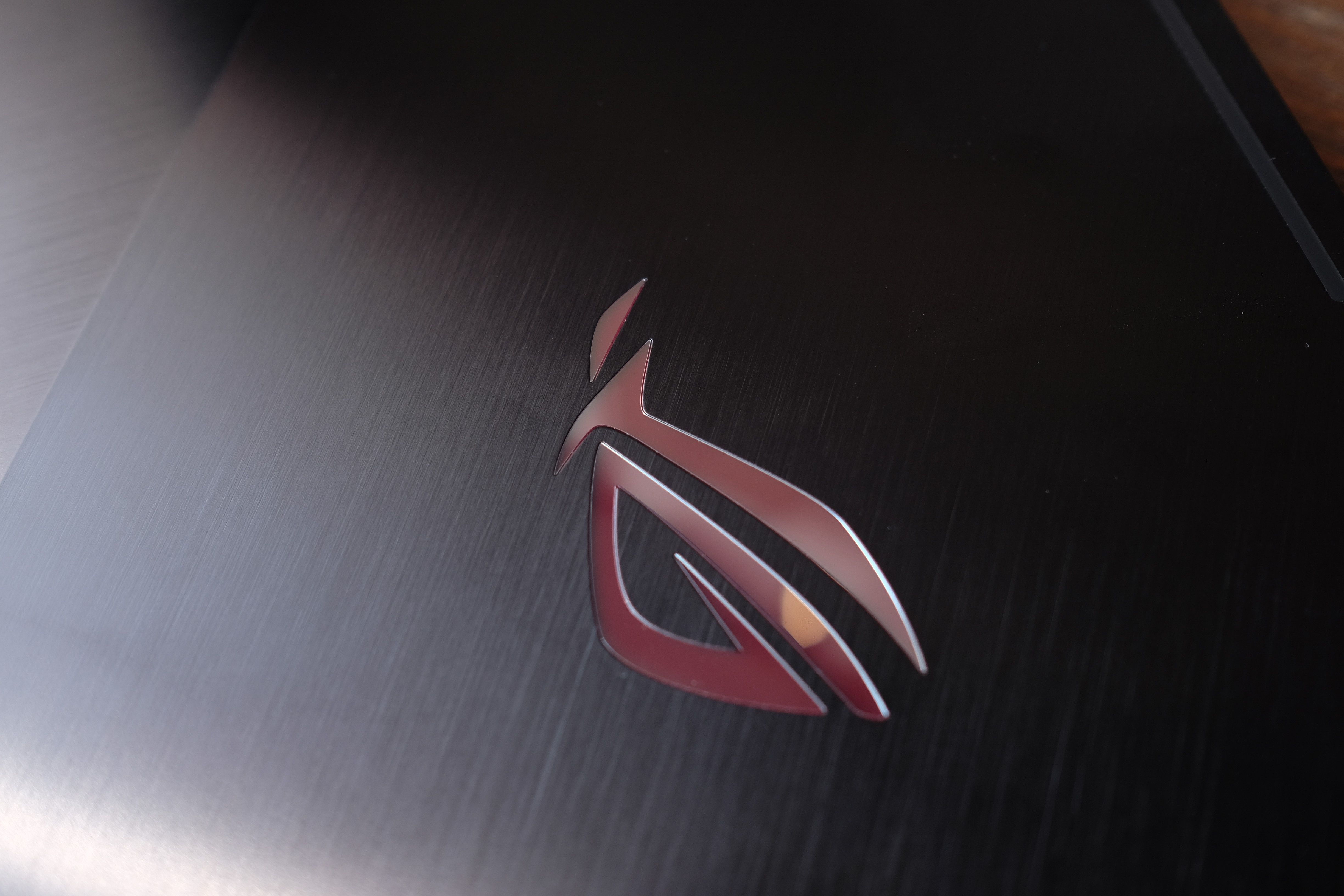 Asus ROG Zephyrus 2018 anh 3