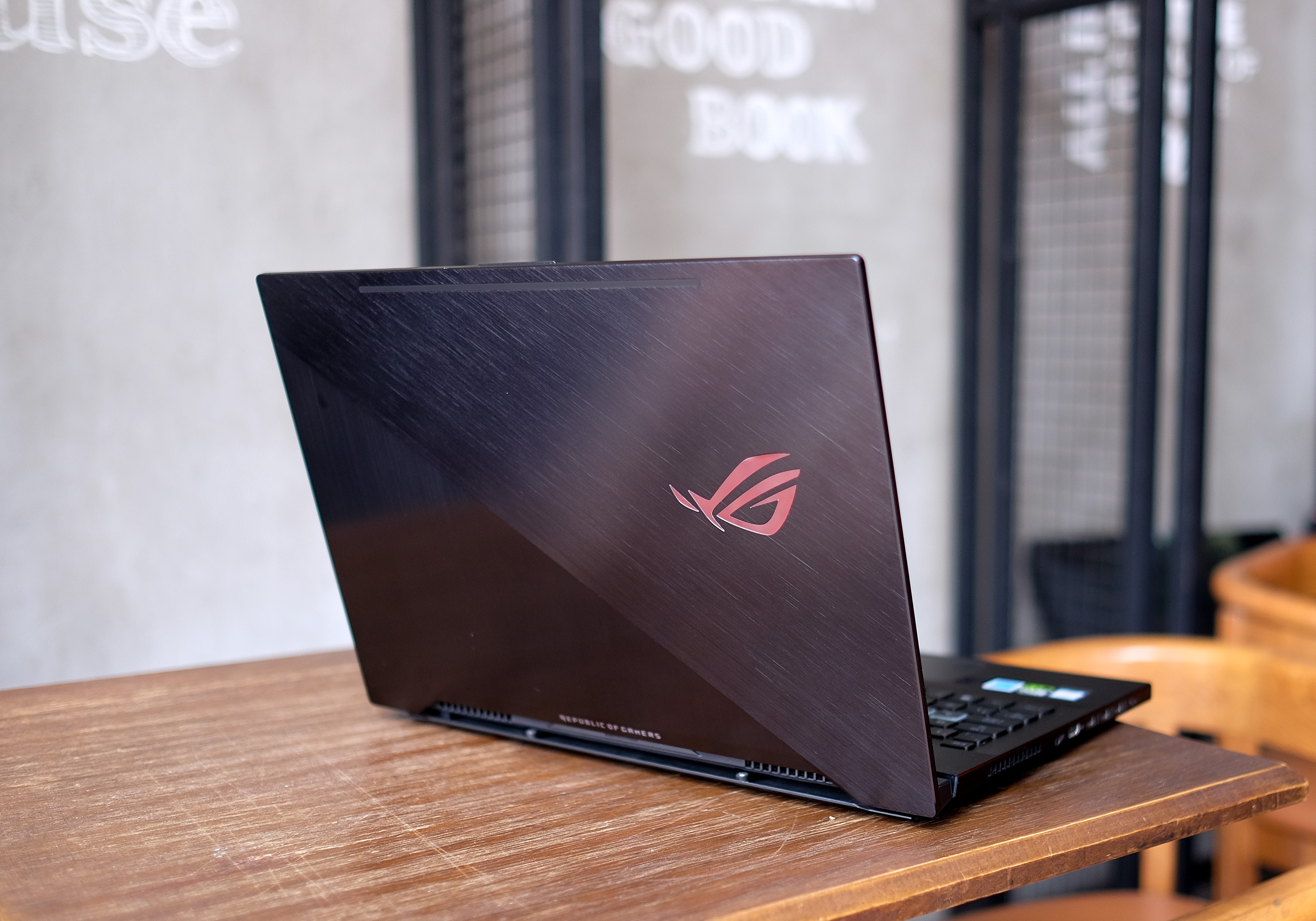 Asus ROG Zephyrus 2018 anh 16