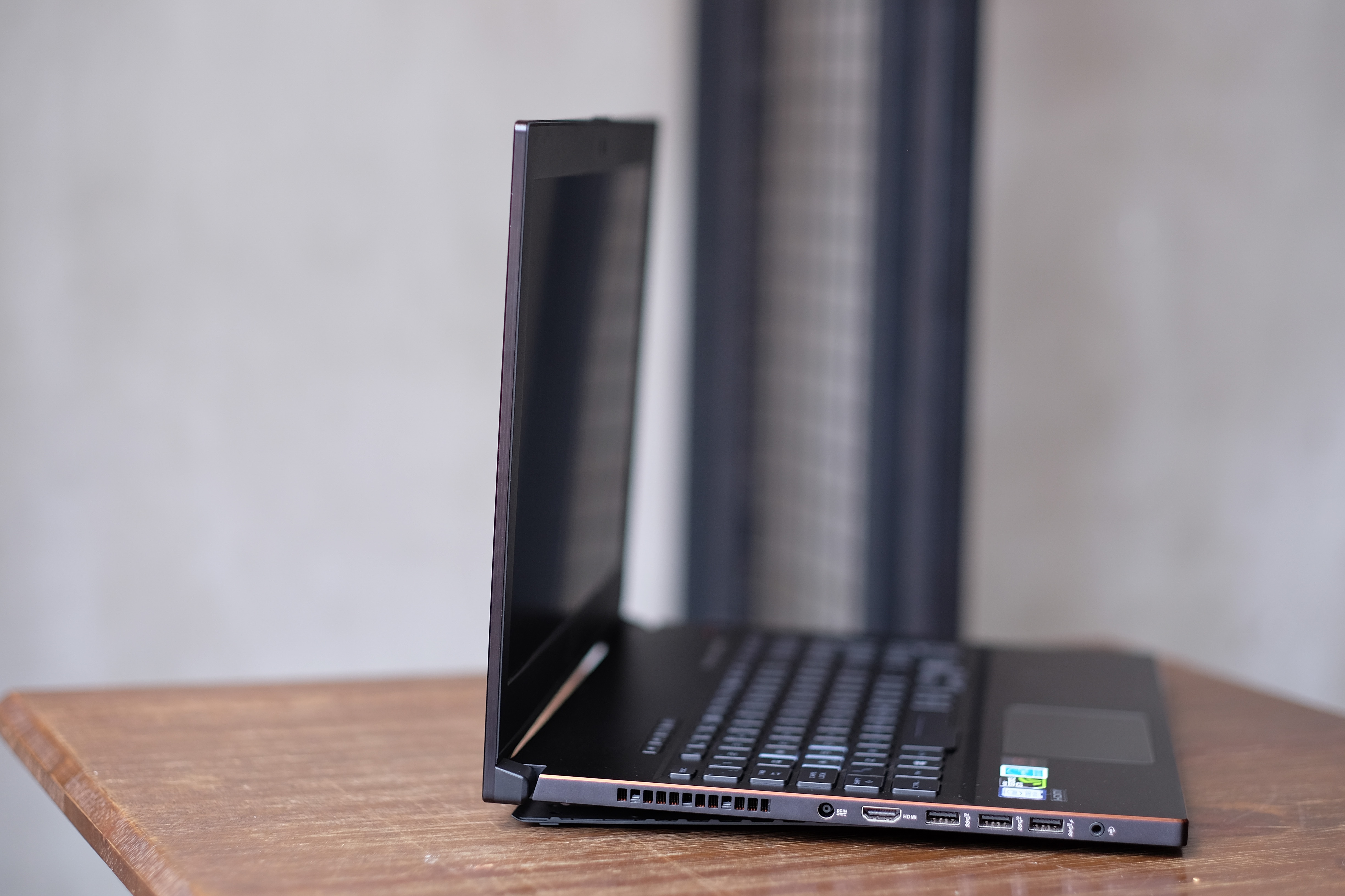 Asus ROG Zephyrus 2018 anh 7