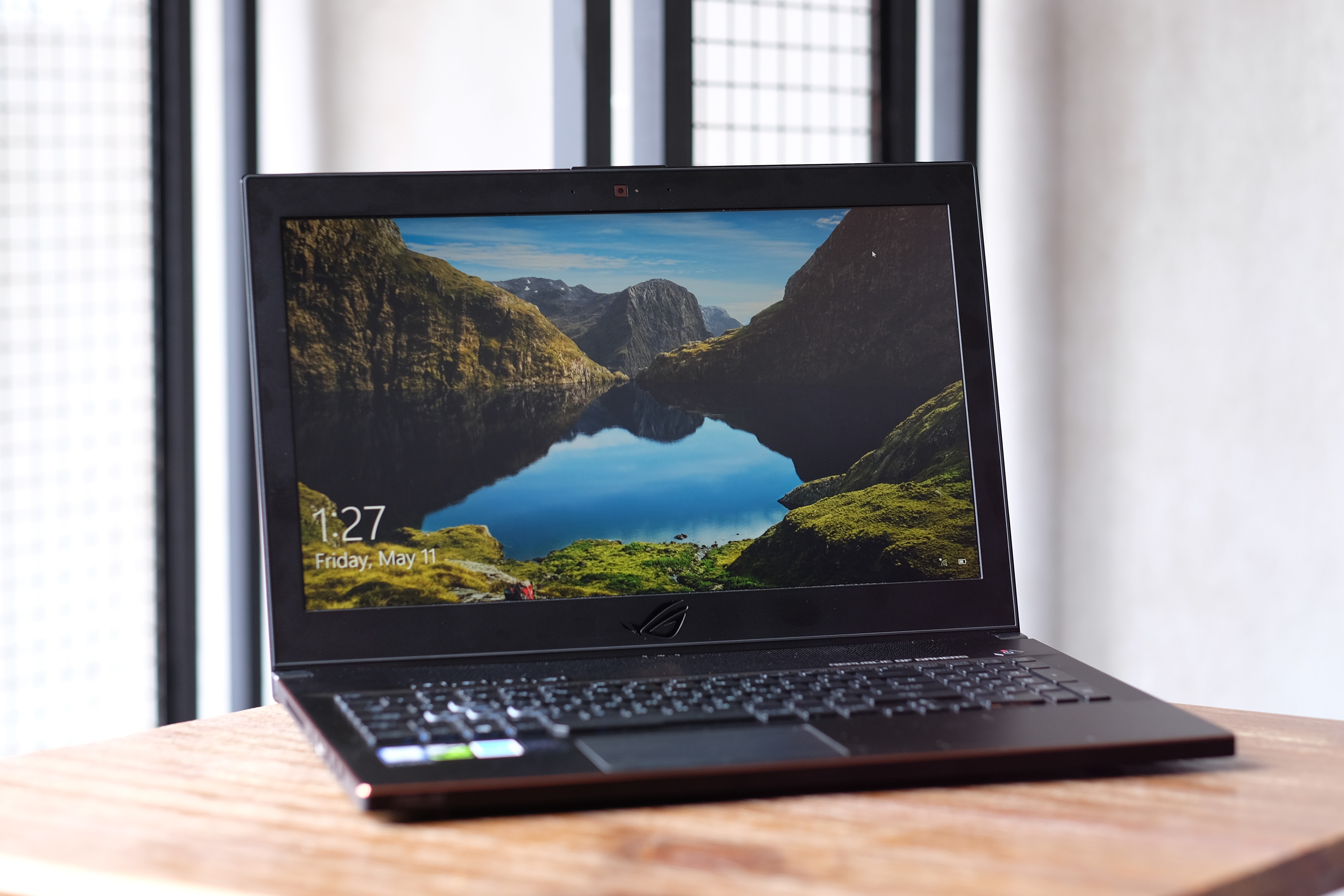 Asus ROG Zephyrus 2018 anh 9