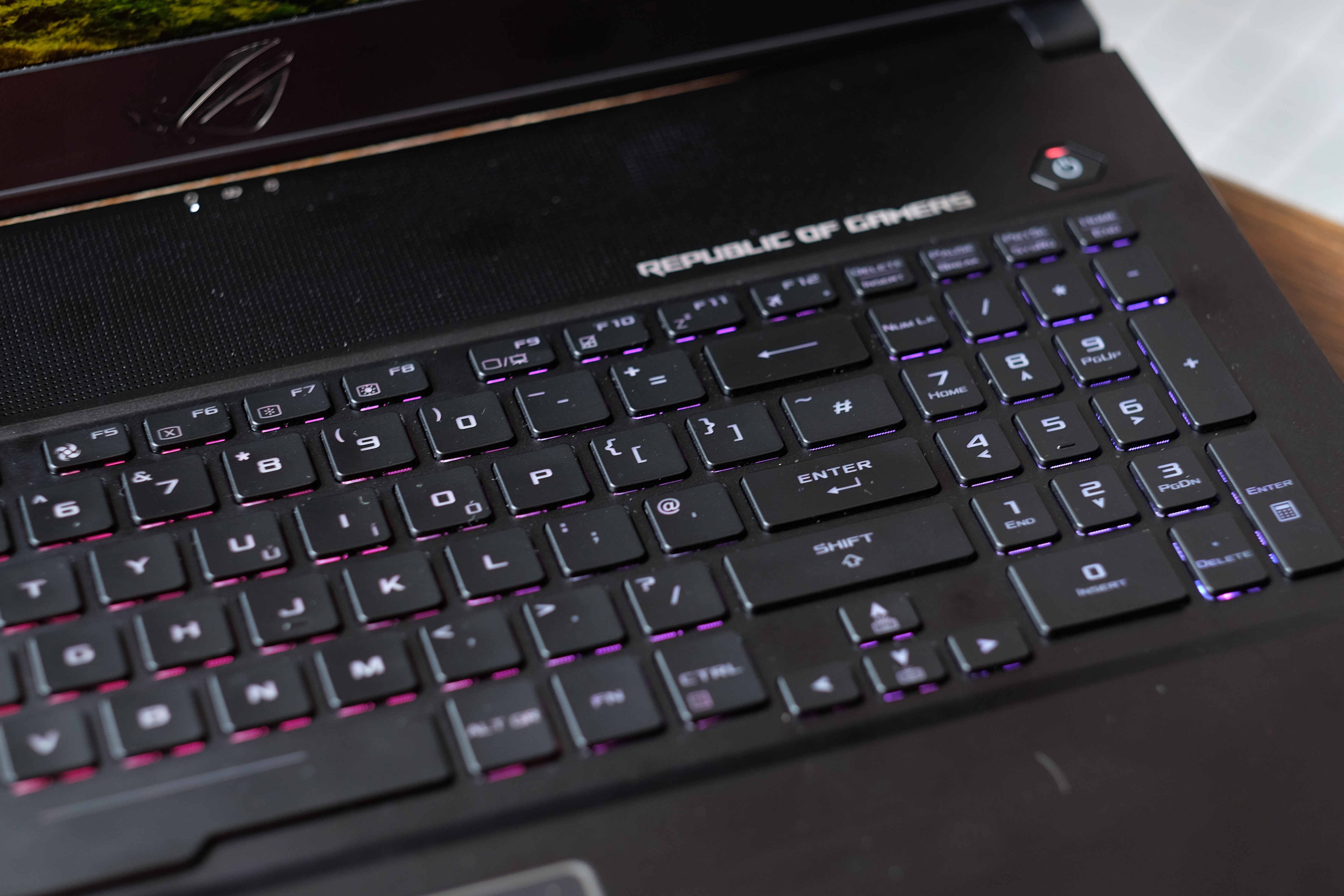 Asus ROG Zephyrus 2018 anh 11