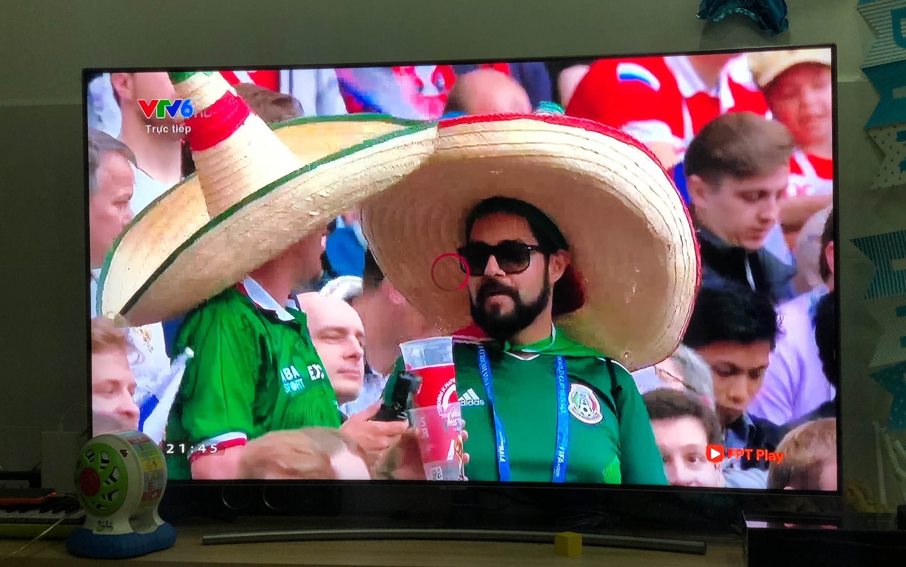 Nhieu nguoi gap loi khi xem World Cup qua truyen hinh Internet hinh anh